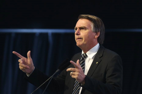  Quando jornalistas que participaram da coletiva lhe perguntaram por que alguns veículos tinham sido barrados, Bolsonaro respondeu que não sabia (Foto: Dida Sampaio | Estadão)