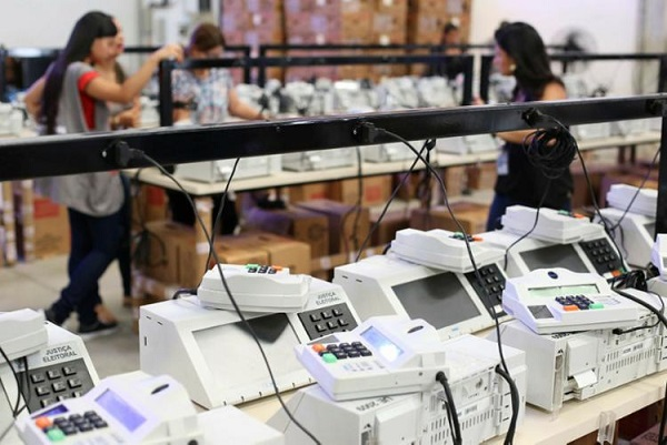 Polícia Militar vai escoltar urnas eletrônicas até os locais de votação (Foto: Reprodução) Polícia Militar vai escoltar urnas eletrônicas até os locais de votação (Foto: Reprodução)