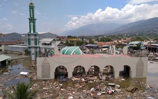 Terremoto e tsunami deixaram mesquita em Palu em ruínas (Foto: Rifki | AP) Terremoto e tsunami deixaram mesquita em Palu em ruínas (Foto: Rifki | AP)
