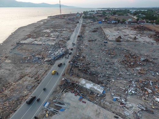 Vista aérea desta quarta-feira (3) mostra destruição de Palu, na ilha de Sulawesi, na Indonésia (Foto: Antara Foto | Hafidz Mubarak A | via Reuteurs) Vista aérea desta quarta-feira (3) mostra destruição de Palu, na ilha de Sulawesi, na Indonésia (Foto: Antara Foto | Hafidz Mubarak A | via Reuteurs)