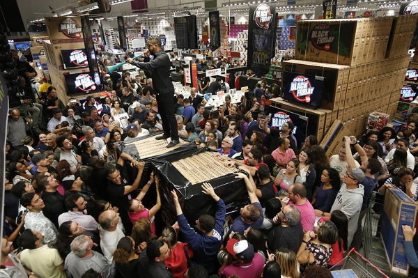 A Black Friday deste ano deve movimentar R$ 3,27 bilhões, segundo a CNC (Foto: Alex Silva | Estadão)