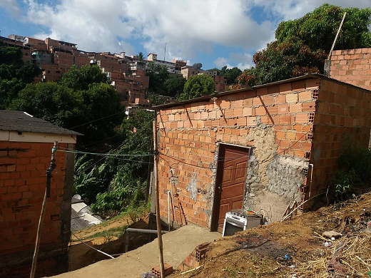 O principal suspeito do crime é o padastro, identificado como Edson Gomes (Foto: Reprodução)