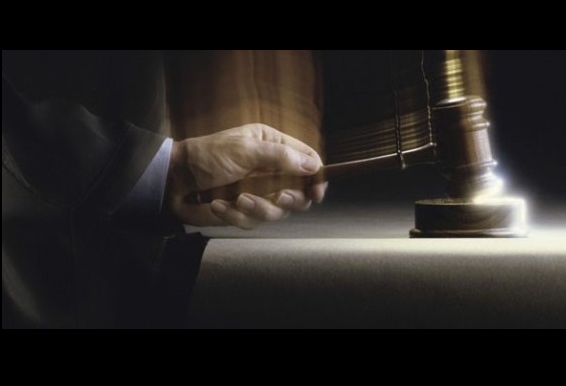 Não são muitos os que querem ser justos diante de Deus, pois o justo precisa negar a si mesmo, tomar a sua cruz e seguir a Cristo (Mateus 16:24) (Foto: Reprodução)