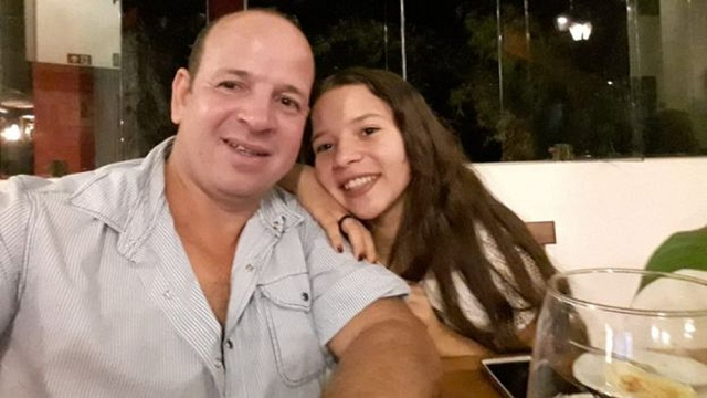 José Antônio com a filha, Lays Gabrielle, que está desaparecida (Foto: Arquivo pessoal)