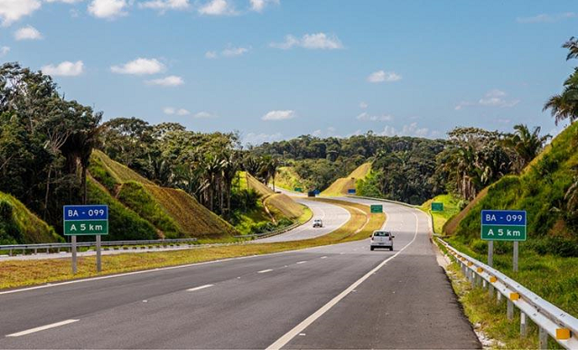 A empresa estima que até terça-feira (1º), 200 mil motoristas terão passado por rodovias como a Via Metropolitana Camaçari-Lauro de Freitas, CIA-Aeroporto (BA-526), Via Parafuso (BA-535) e a BA-093 (Foto: Reprodução)