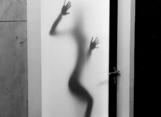 O vício no ato sexual pode gerar constrangimentos e até mesmo complicar os relacionamentos amorosos da pessoa (Foto: Reprodução) O vício no ato sexual pode gerar constrangimentos e até mesmo complicar os relacionamentos amorosos da pessoa (Foto: Reprodução)