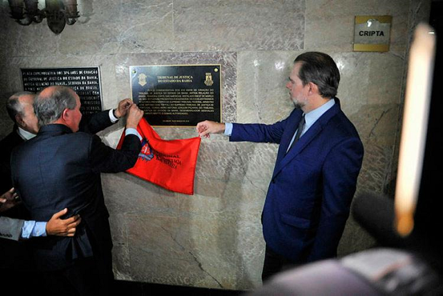 Toffoli inaugurou placa em comemoração aos 410 anos do TJ-BA (Foto: Reprodução) Toffoli inaugurou placa em comemoração aos 410 anos do TJ-BA (Foto: Reprodução)