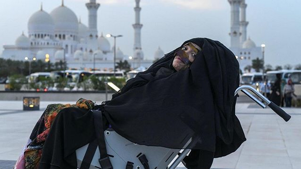 Munira despertou após quase três décadas presa a camas de hospitais (Foto: Reprodução)
