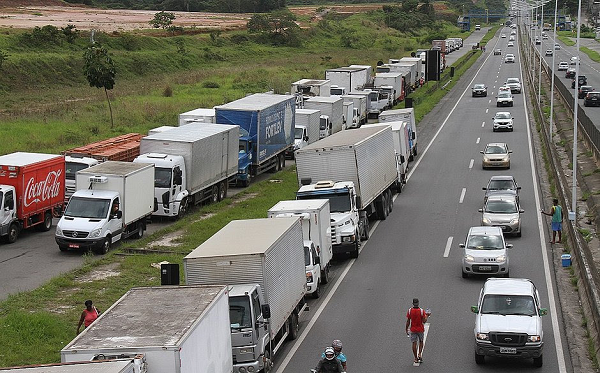 Greve do ano passado causou diversos transtornos à população (Foto: Evandro Veiga | Arquivo CORREIO)