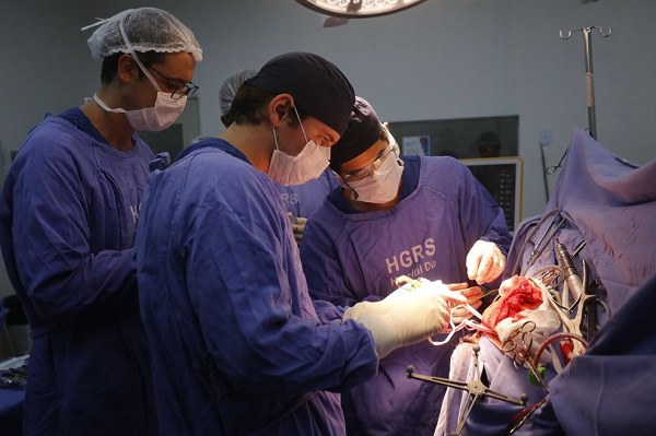  A cirurgia é dividida em quatro etapas (Foto: Marina Silva/CORREIO)