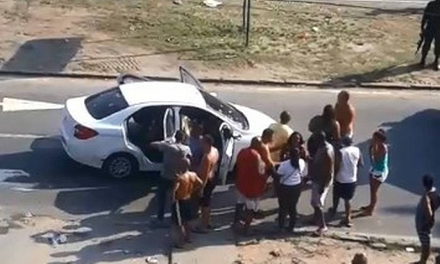 O músico Evaldo dos Santos Rosa morreu na hora, baleado em ação do Exército em Guadalupe. O carro pode ter sido confundido (Foto: Reprodução | Facebook) O músico Evaldo dos Santos Rosa morreu na hora, baleado em ação do Exército em Guadalupe. O carro pode ter sido confundido (Foto: Reprodução | Facebook)