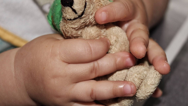 O bebê foi enviado para um hospital de Bolonha com parada cardíaca, mas morreu pouco depois (Foto: Reprodução)