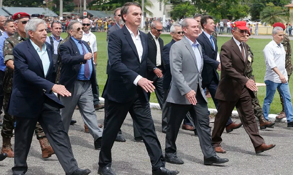Governo de Jair Bolsonaro entregou ao Congresso o PL que altera as regras de aposentadoria para as Forças Armadas (Foto: Reprodução) Governo de Jair Bolsonaro entregou ao Congresso o PL que altera as regras de aposentadoria para as Forças Armadas (Foto: Reprodução)