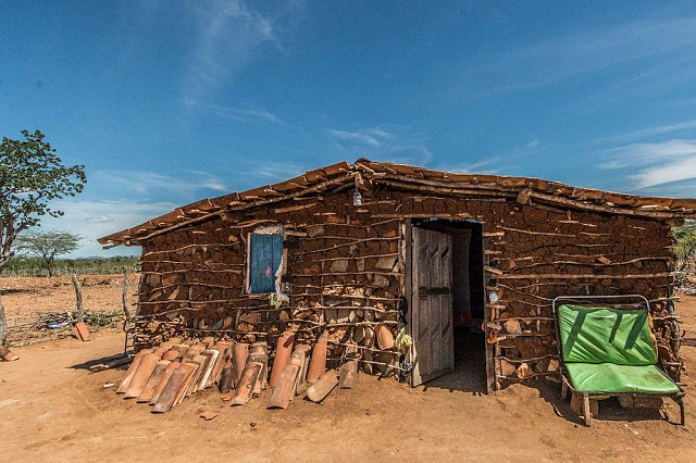 Casa onde Vanda mora na Bahia (Foto: Retratos da Esperança | Divulgação)