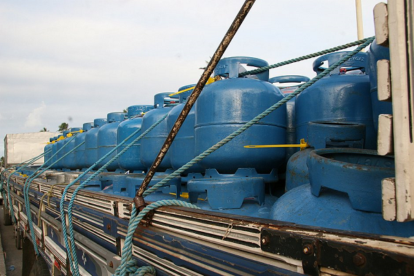O ministro da Economia, Paulo Guedes, estima que, em no máximo 60 dias, serão tomadas medidas que vão reduzir o preço do gás natural pela metade (Foto: Reprodução)