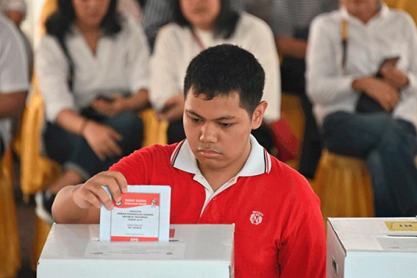 Cerca de 80% dos 193 milhões de eleitores votaram no país (Foto: Reprodução)