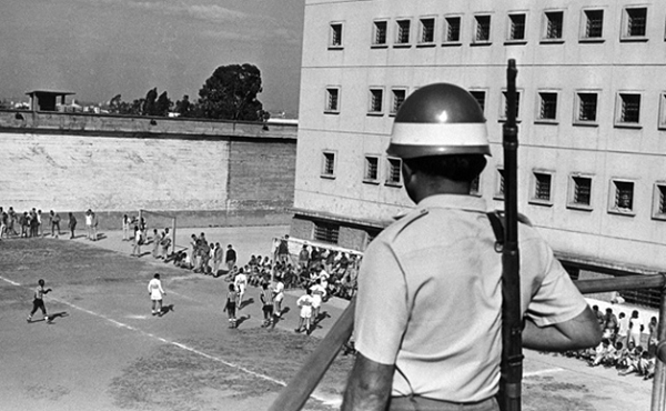 Em cerimônia em Brasilia, a Comissão entregou as certidões de óbito retificadas às famílias, que receberam também pedidos de desculpas das autoridades presentes no evento (Foto: Reprodução)