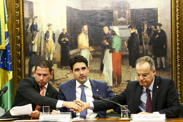 A comissão especial será composta por 49 membros e 49 suplentes de 25 partidos com representação na Câmara (Foto: Reprodução) A comissão especial será composta por 49 membros e 49 suplentes de 25 partidos com representação na Câmara (Foto: Reprodução)