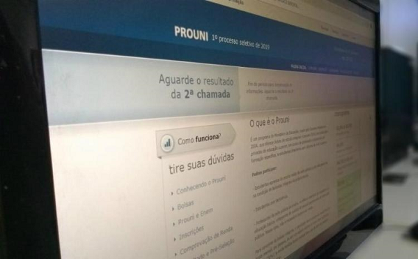 As bolsas de estudo ofertadas são parciais, de 50% do valor da mensalidade, e integrais, de 100% (Foto: Reprodução)