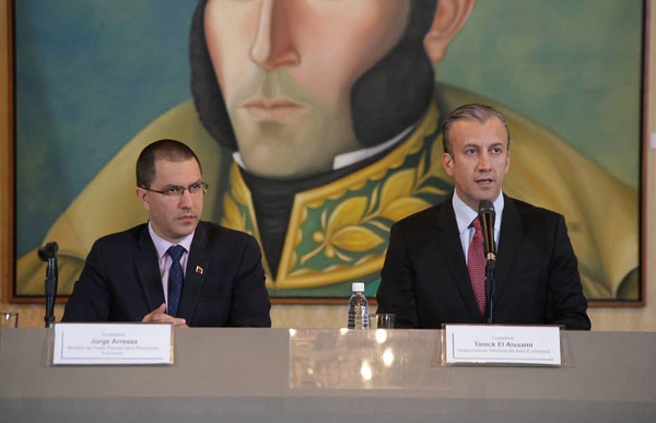 Chanceler venezuelano, Jorge Arreaza, e vice-presidente econômico da Venezuela, Tareck El Aissami (Foto: Reprodução | Twitter Cancillería Venezuela)