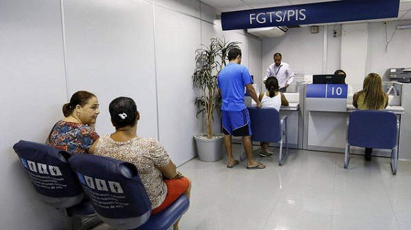 Agência da Caixa terá atendimento especial sobre as contas do FGTS (Foto: Ana Nascimento)